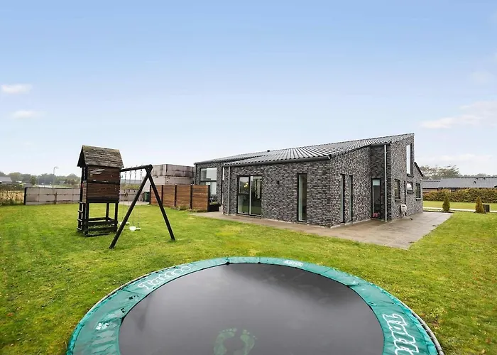 Perfect Family Home In Esbjerg V